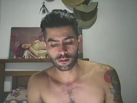 Snapshot of hideonbush051 chatting on 09-10-25, 10:10 hideonbush051 online show from 09-10-25, 10:10