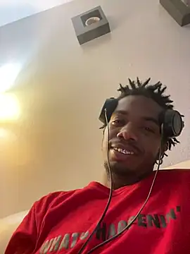 Snapshot of SlimeCrownzOut5 chatting on 12-13-24, 10:23 SlimeCrownzOut5 online show from 12-13-24, 10:23