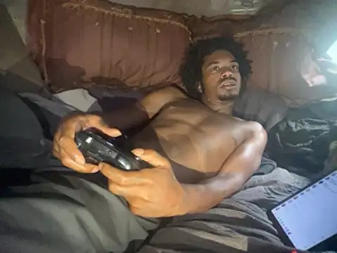 SlimeCrownzOut5 online show from 04-11-26, 06:56