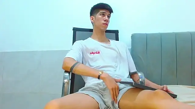 Snapshot of jhony-sex chatting on 06-29-26, 10:15 jhony-sex online show from 06-29-26, 10:15