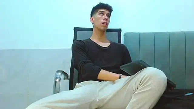 Snapshot of jhony-sex chatting on 07-09-26, 07:12 jhony-sex online show from 07-09-26, 07:12