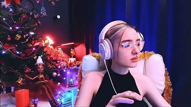 Avi Nile online show from 12-20-24, 02:19