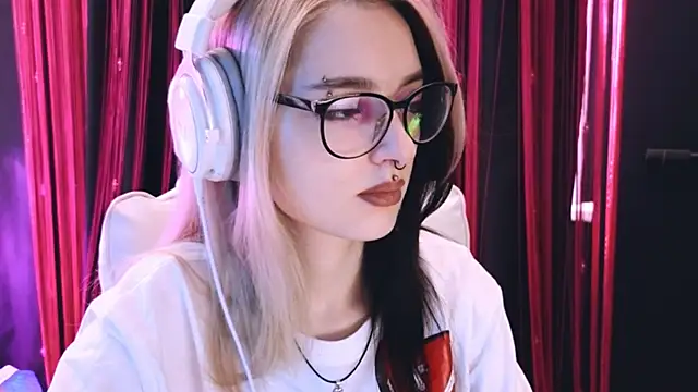 Avi Nile online show from 02-26-25, 02:59