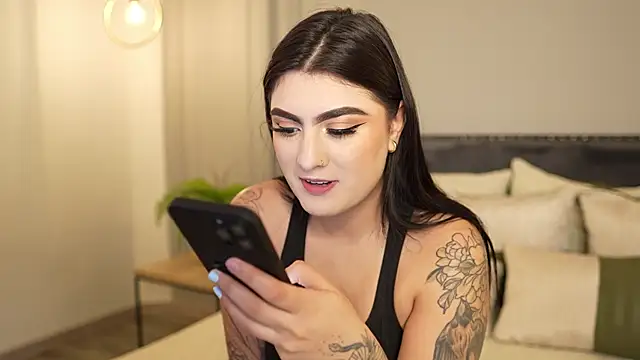 IrisBaker online show from 01-18-26, 07:39