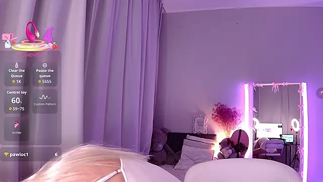 LoryWood online show from 03-25-26, 03:51