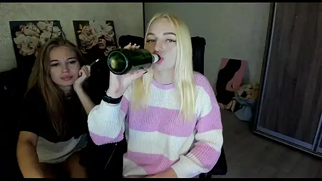 Stella  Cox online show from 10-26-25, 11:09