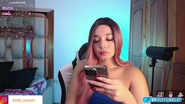 Snapshot of emilyaboott chatting on 02-02-26, 11:36 emilyaboott online show from 02-02-26, 11:36