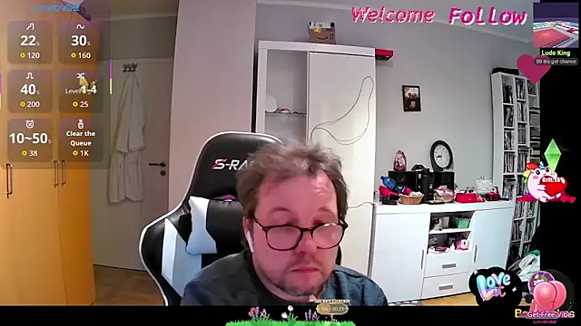 Snapshot of larsgessner30 chatting on 05-18-26, 10:26 larsgessner30 online show from 05-18-26, 10:26