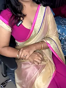 Snapshot of Tanvi-patil chatting on 12-02-24, 04:31 Tanvi-patil online show from 12-02-24, 04:31