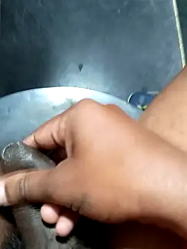 Snapshot of SexyMama_boy chatting on 01-21-25, 04:21 SexyMama boy online show from 01-21-25, 04:21