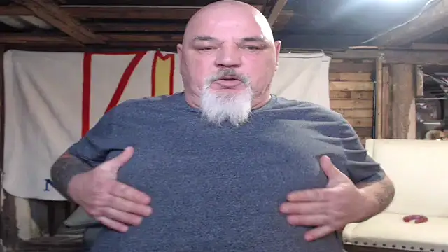 Newfiesausage1972 online show from 02-14-26, 09:00