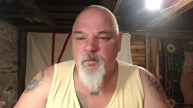 Snapshot of Newfiesausage1972 chatting on 05-23-26, 11:03 Newfiesausage1972 online show from 05-23-26, 11:03