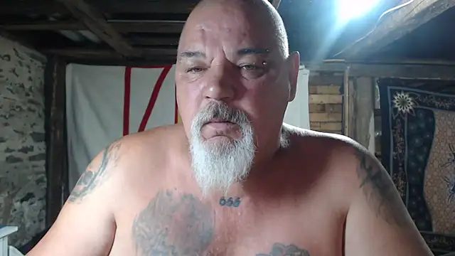Snapshot of Newfiesausage1972 chatting on 06-15-26, 09:11 Newfiesausage1972 online show from 06-15-26, 09:11