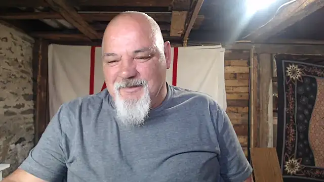 Snapshot of Newfiesausage1972 chatting on 06-16-26, 10:18 Newfiesausage1972 online show from 06-16-26, 10:18