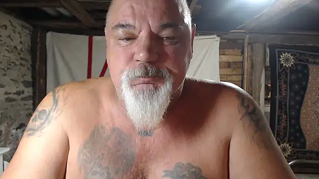 Snapshot of Newfiesausage1972 chatting on 07-19-26, 08:40 Newfiesausage1972 online show from 07-19-26, 08:40