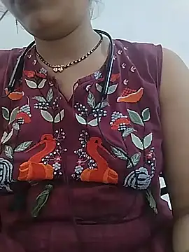 Snapshot of Simaran_bhabhi chatting on 07-11-26, 04:43 Simaran bhabhi online show from 07-11-26, 04:43