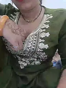 Snapshot of Simaran_bhabhi chatting on 07-14-26, 04:23 Simaran bhabhi online show from 07-14-26, 04:23