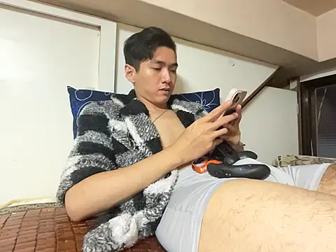 Snapshot of Adam_XDZ chatting on 11-30-25, 07:40 Adam XDZ online show from 11-30-25, 07:40