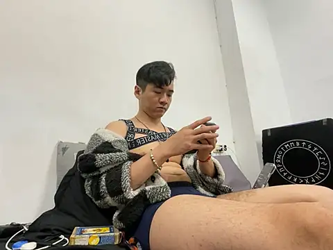 Adam XDZ online show from 04-04-26, 10:57