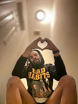 1BeautyN1Beast online show from 11-29-25, 04:15