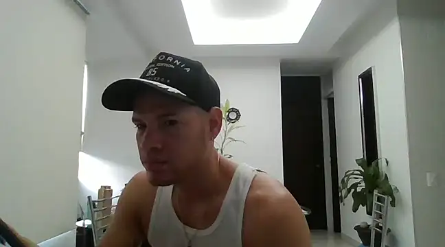 Snapshot of kinke31 chatting on 01-10-25, 11:22 kinke31 online show from 01-10-25, 11:22