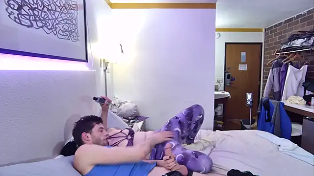 Snapshot of savageconfidence chatting on 10-29-25, 09:11 savageconfidence online show from 10-29-25, 09:11