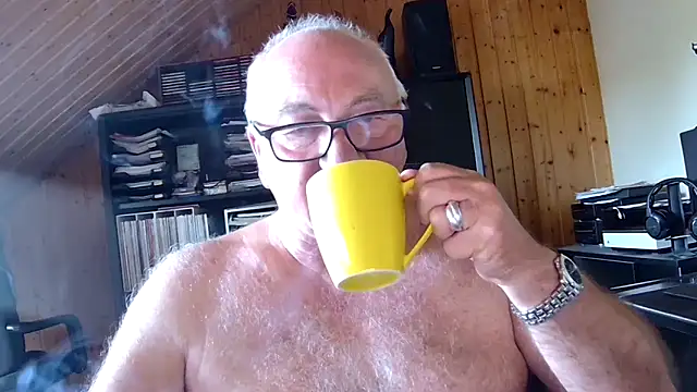 Snapshot of biggandybig chatting on 04-27-26, 03:10 biggandybig online show from 04-27-26, 03:10