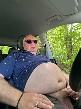 Snapshot of biggandybig chatting on 04-30-26, 01:39 biggandybig online show from 04-30-26, 01:39