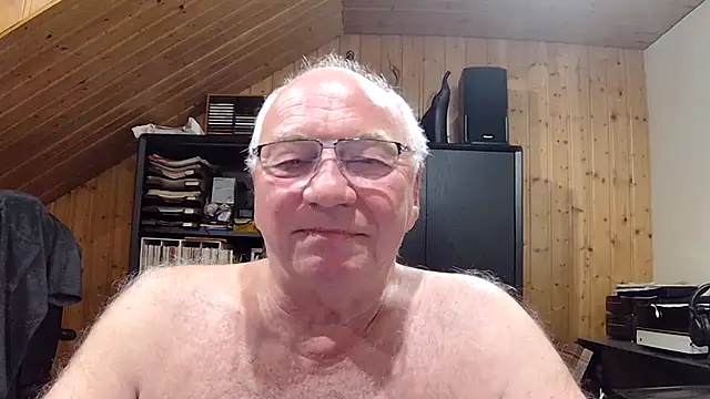 Snapshot of biggandybig chatting on 04-30-26, 10:36 biggandybig online show from 04-30-26, 10:36