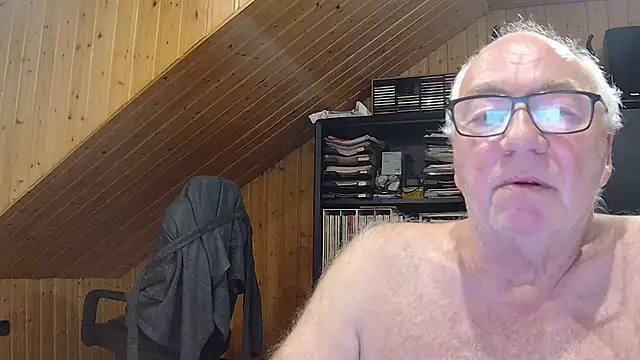 Snapshot of biggandybig chatting on 05-17-26, 08:38 biggandybig online show from 05-17-26, 08:38