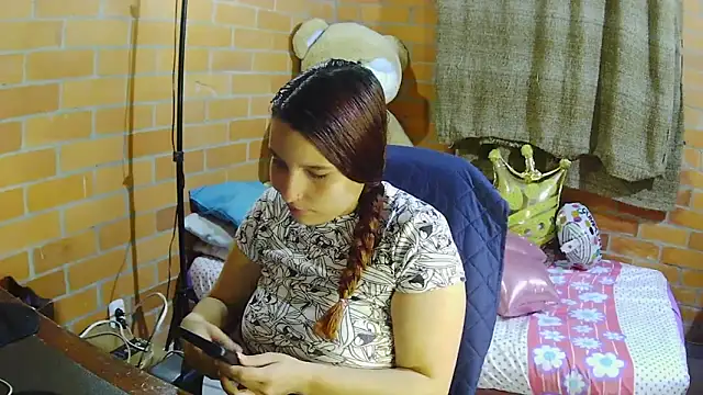 alexia 87 online show from 10-27-25, 02:48