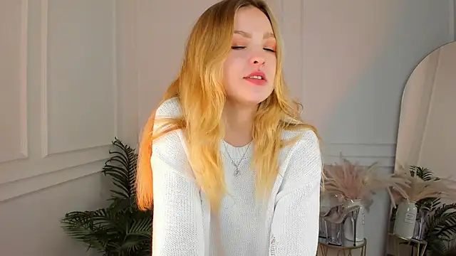 stay with alice online show from 11-24-25, 01:44