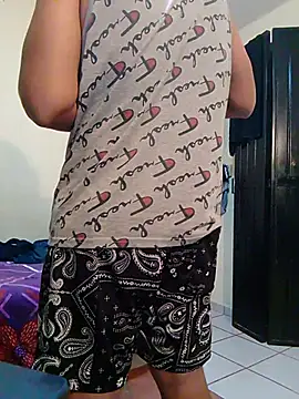 Snapshot of lozter345 chatting on 12-19-25, 05:03 lozter345 online show from 12-19-25, 05:03