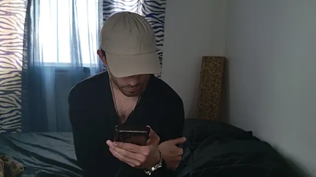 JackDesFeux online show from 04-12-26, 06:02