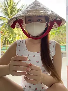 BabyThree  online show from 12-17-25, 08:31