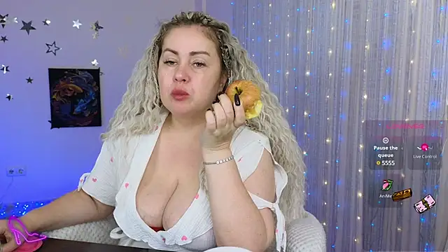 Snapshot of misskaassandraa chatting on 12-14-24, 04:42 misskaassandraa online show from 12-14-24, 04:42