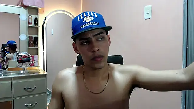 Snapshot of TenderBoyBigCock_ chatting on 11-26-25, 04:35 TenderBoyBigCock online show from 11-26-25, 04:35