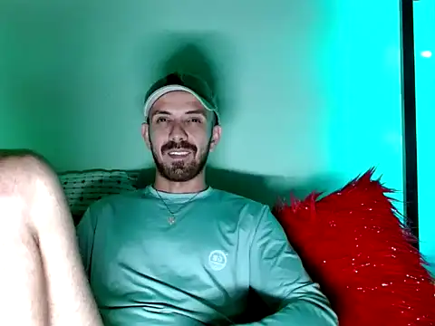 Snapshot of Tomas_Tylor chatting on 04-28-26, 02:27 Tomas Tylor online show from 04-28-26, 02:27