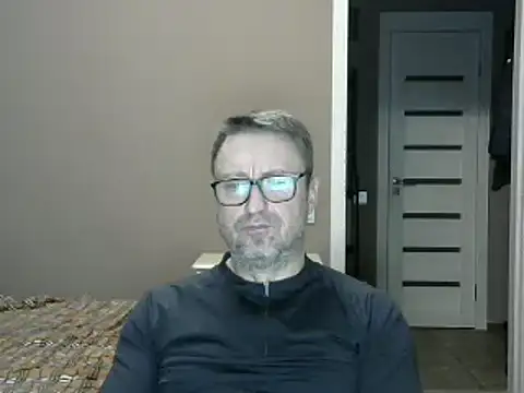 Snapshot of HarrySnake chatting on 12-25-24, 05:05 HarrySnake online show from 12-25-24, 05:05