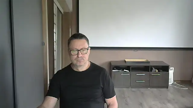 Snapshot of HarrySnake chatting on 10-02-25, 08:10 HarrySnake online show from 10-02-25, 08:10