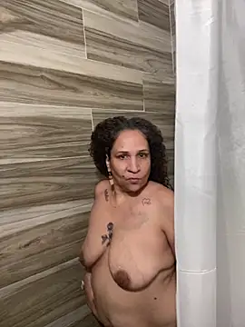 Snapshot of ladycreamypr2 chatting on 02-08-26, 10:24 ladycreamypr2 online show from 02-08-26, 10:24