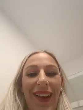 Liana Lou online show from 02-05-25, 02:48