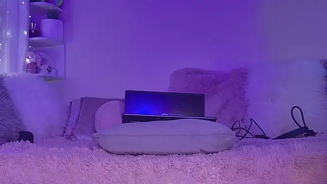 KatBigBum online show from 10-15-25, 08:03