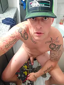 Snapshot of LongandEasy77 chatting on 11-09-25, 09:07 LongandEasy77 online show from 11-09-25, 09:07