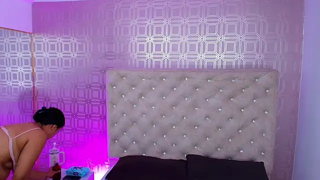 Snapshot of Sara_Desire chatting on 02-03-25, 12:25 Sara Desire online show from 02-03-25, 12:25