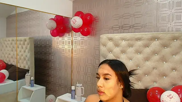 Snapshot of Sara_Desire chatting on 02-11-25, 12:58 Sara Desire online show from 02-11-25, 12:58