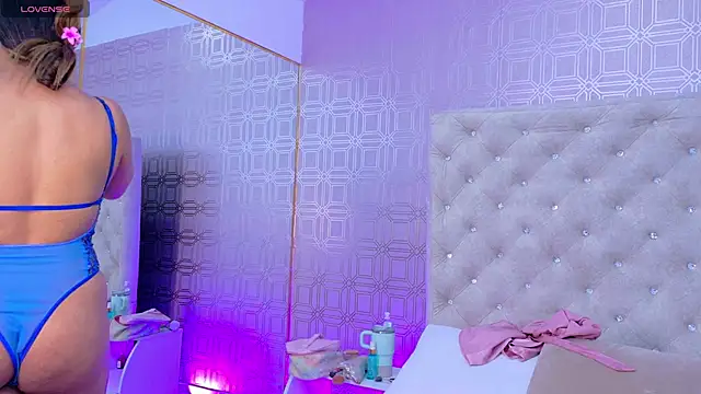 Snapshot of Sara_Desire chatting on 10-09-25, 12:25 Sara Desire online show from 10-09-25, 12:25