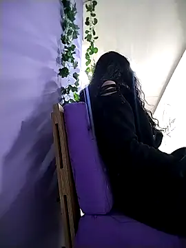 rebekka simpson online show from 12-21-25, 07:54