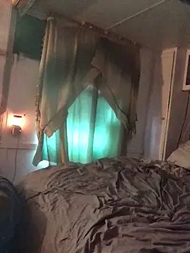 allissonw13 online show from 02-06-25, 05:09