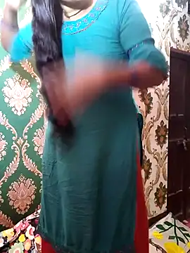 Snapshot of Hot-rubina chatting on 01-23-25, 03:37 Hot-rubina online show from 01-23-25, 03:37